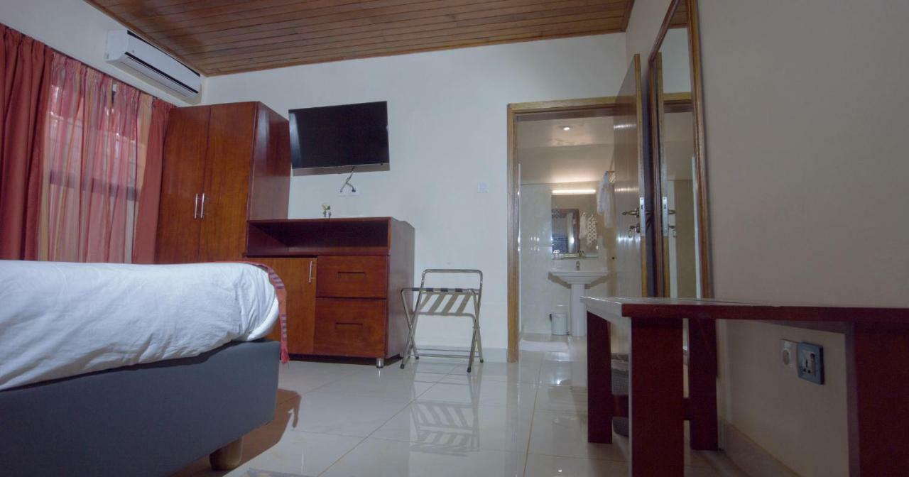 Hôtel La Rose Blanche Korhogo Exterior foto