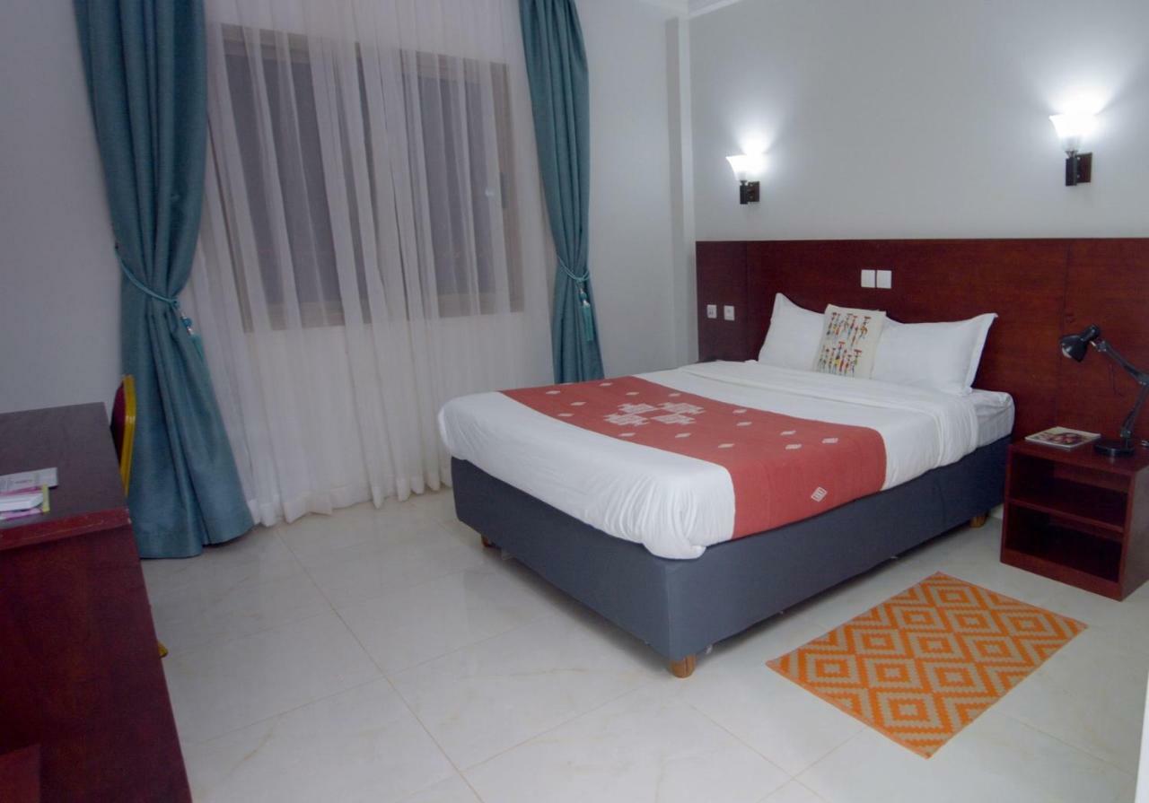 Hôtel La Rose Blanche Korhogo Exterior foto